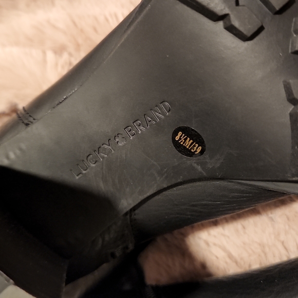 ☘️Lucky Brand Bootsies - Picture 7 of 8